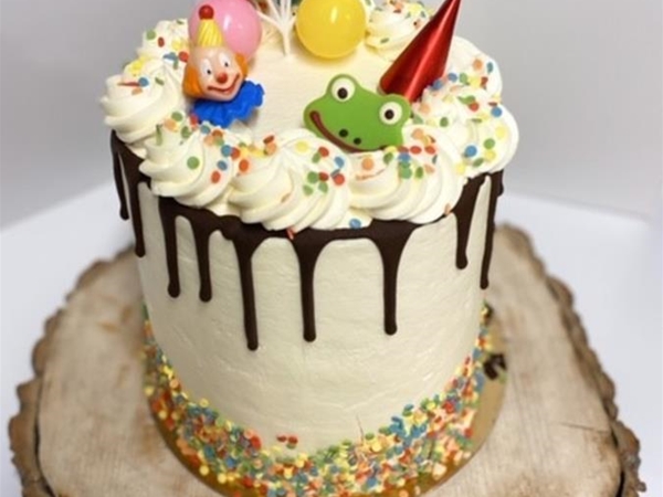 Drip Cake Kinder 18-20 pers