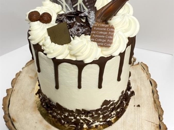 Drip Cake Chocolade 18-20 pers